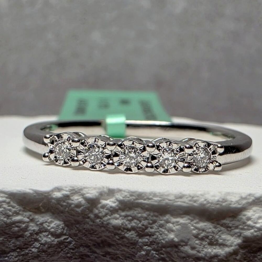 Size 8 Lab-Created Diamond 0.10ctw Half Eternity Ring 925 Silver